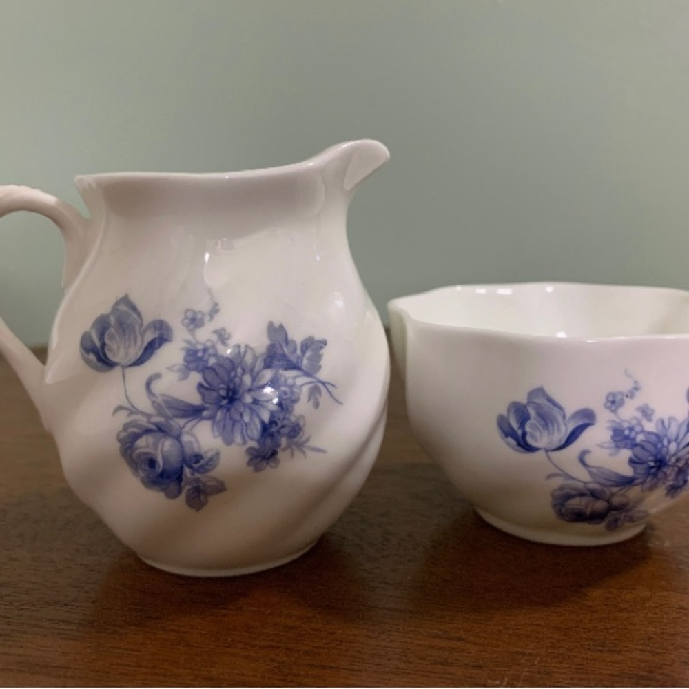 Coalport small creamer and sugar bowl